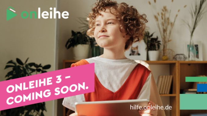 Symbolbild Onleihe 3 - Ein Mädchen mit lockigem Haar sitzt auf einem Stuhl und schaut in die Ferne. In der Hand hält sie ein Tablet.